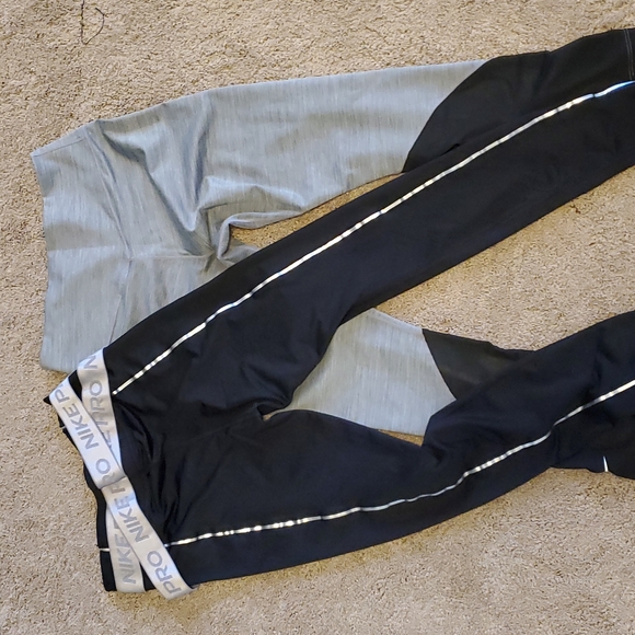 Lot of 2 Nike Leggings - Picture 4 of 4